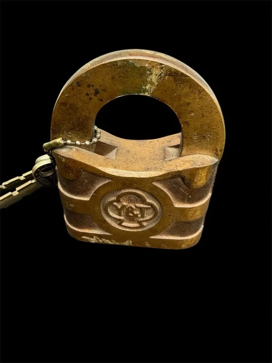 Yale & Towne Padlock - Picture 2 of 5